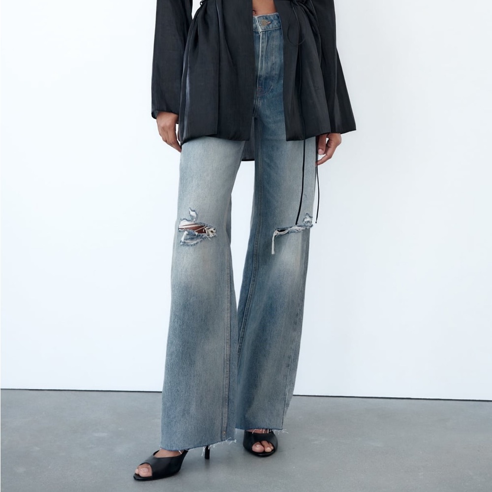 NWT zara high waisted side leg jean. Slim fit.